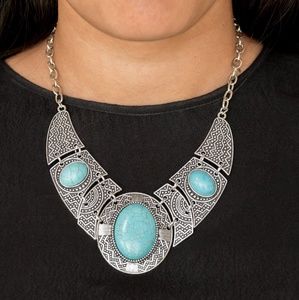 Leave Your LANDMARK - Blue Necklace Set